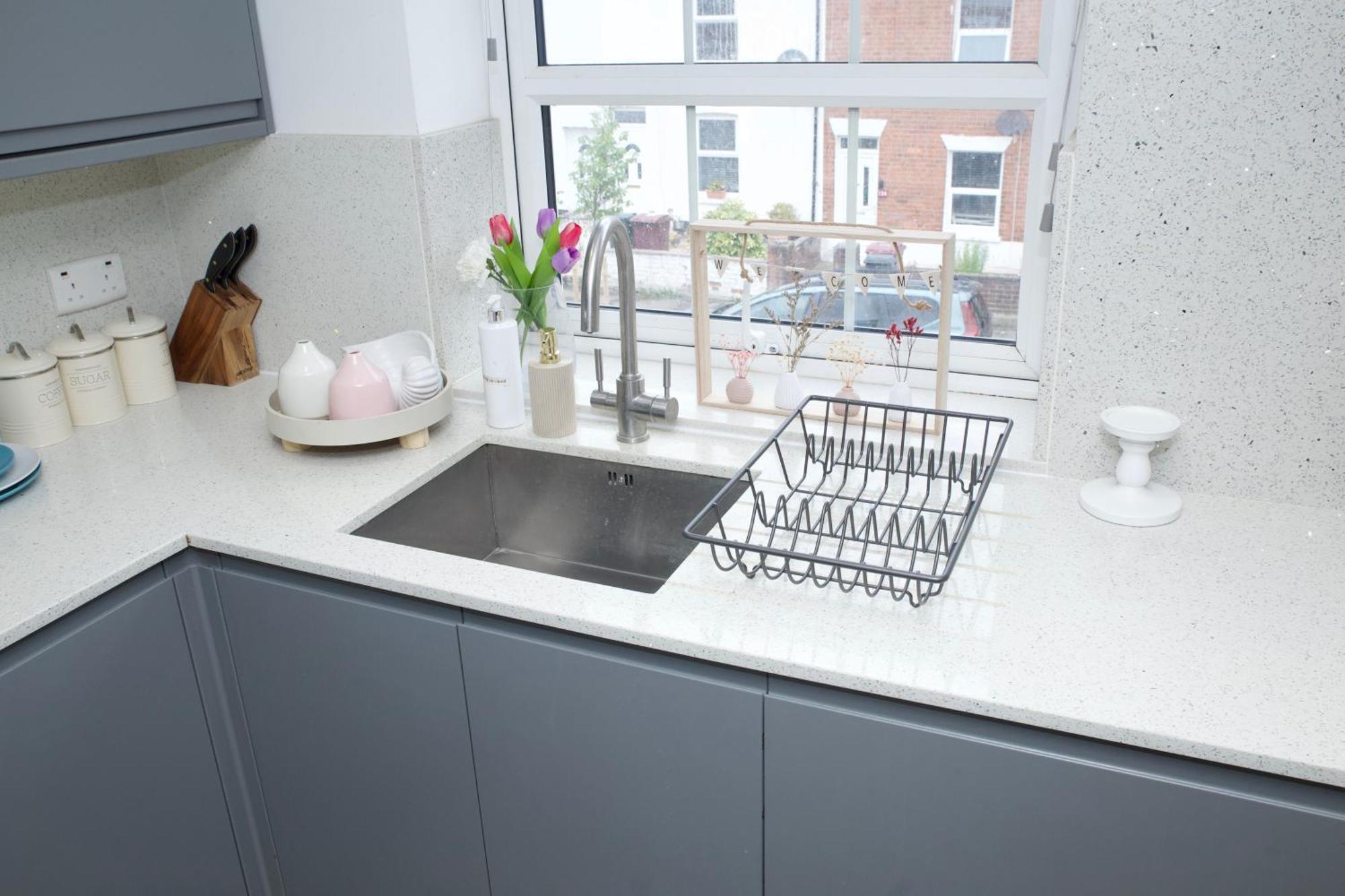 Spacious Modern 2 Bed Flat In City Centre Рединг Екстериор снимка