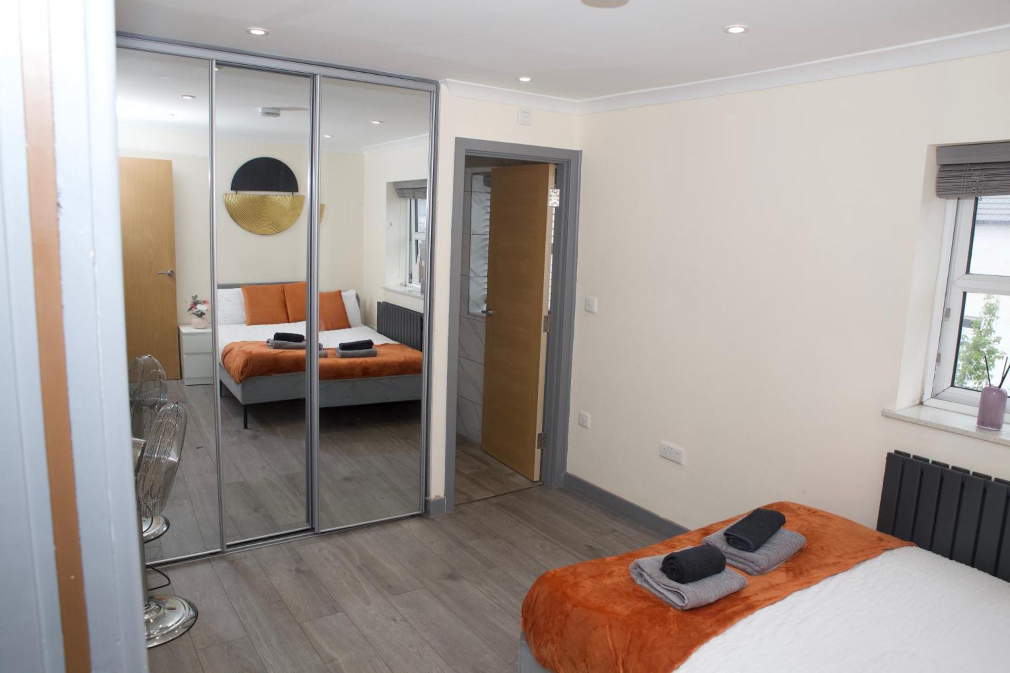 Spacious Modern 2 Bed Flat In City Centre Рединг Екстериор снимка