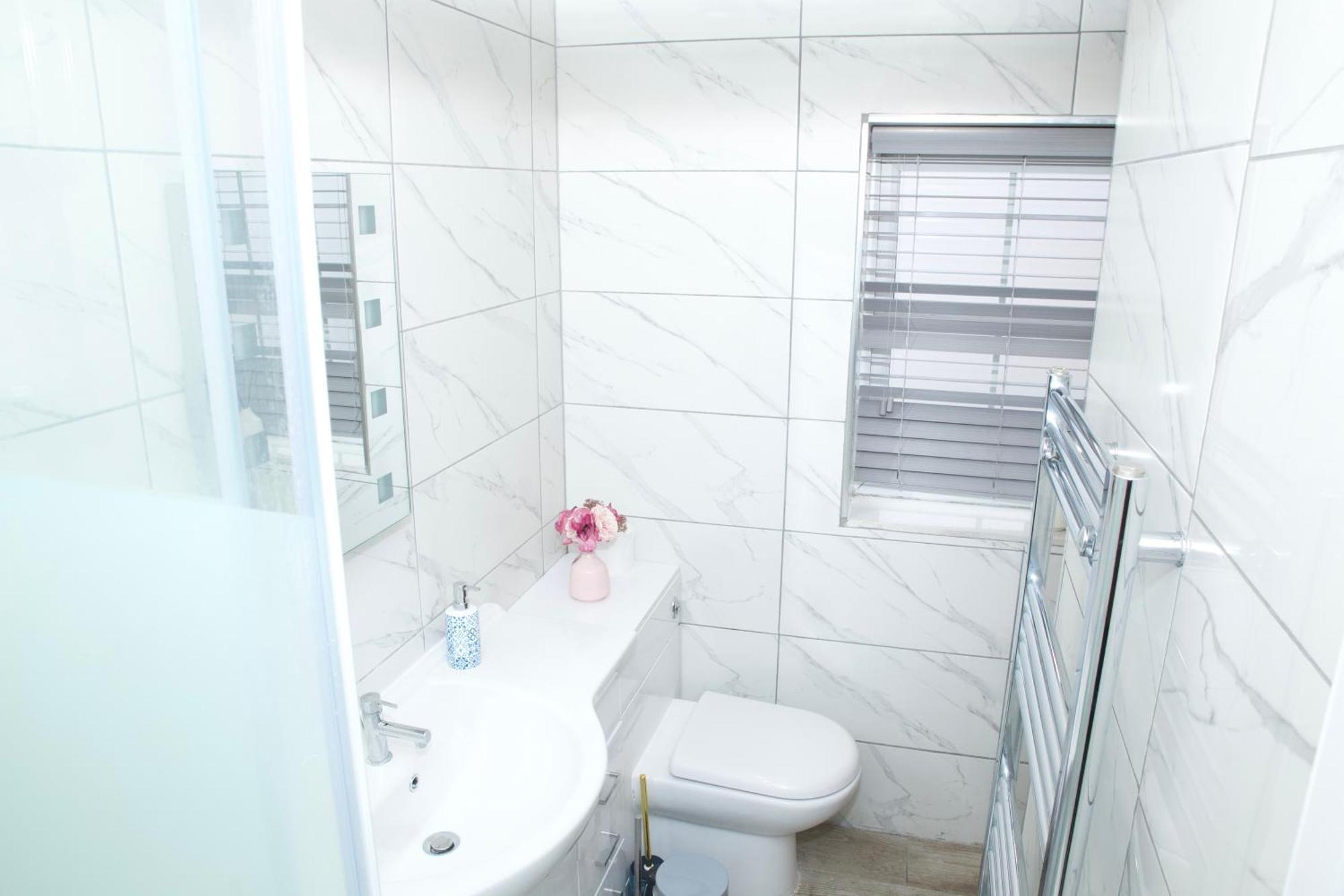 Spacious Modern 2 Bed Flat In City Centre Рединг Екстериор снимка