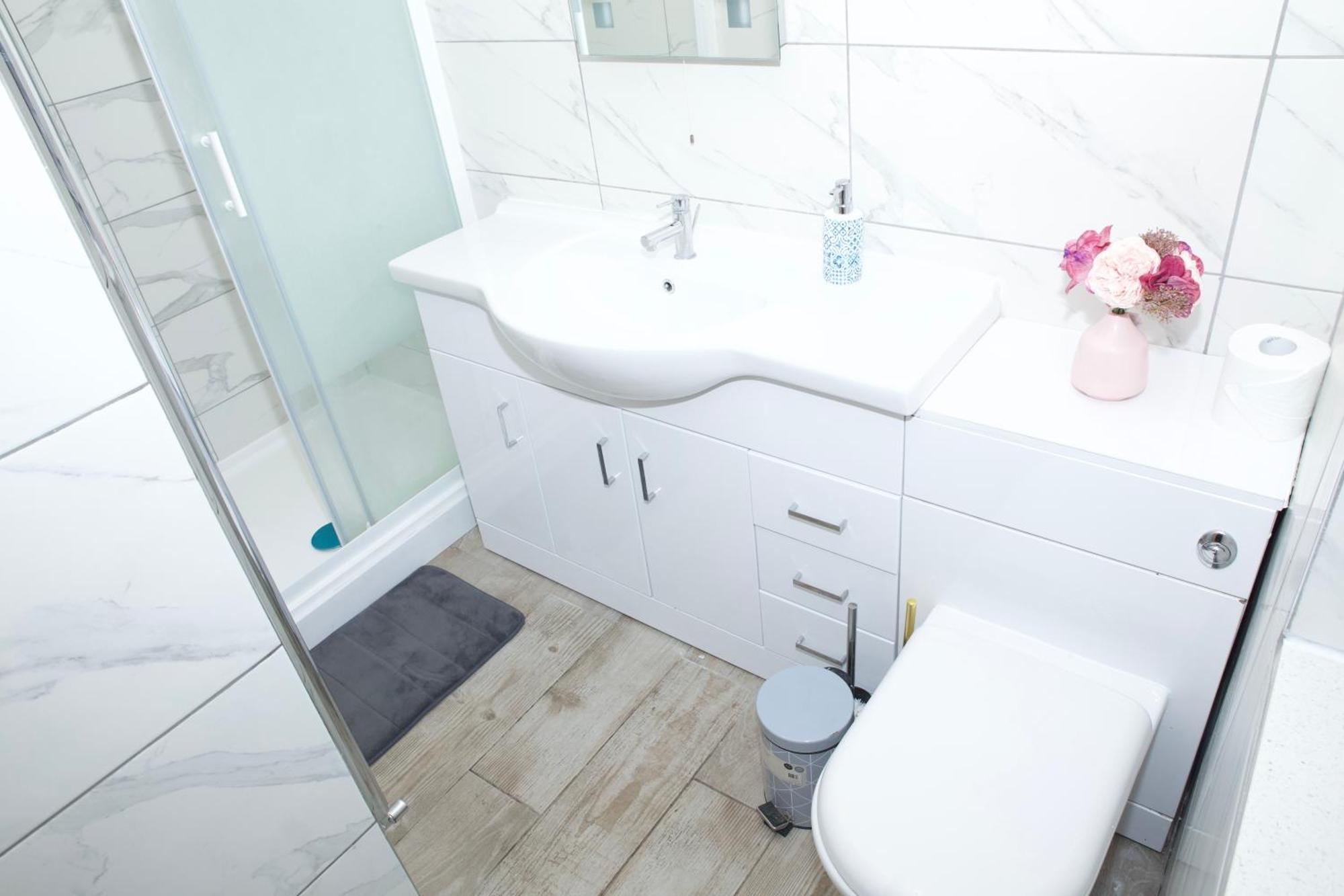 Spacious Modern 2 Bed Flat In City Centre Рединг Екстериор снимка