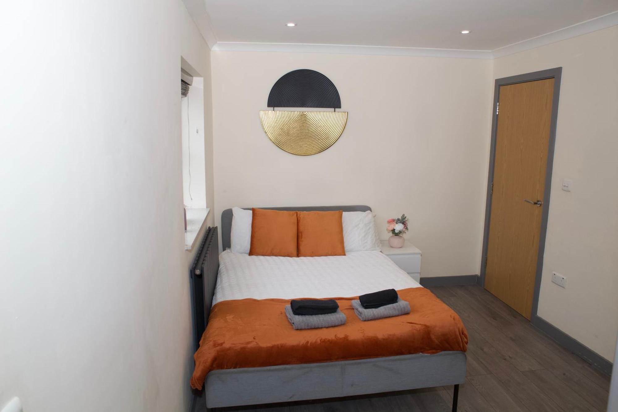 Spacious Modern 2 Bed Flat In City Centre Рединг Екстериор снимка